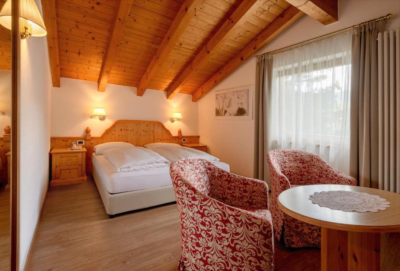 Hotel Villa Eden コルヴァーラ・イン・バディーア エクステリア 写真