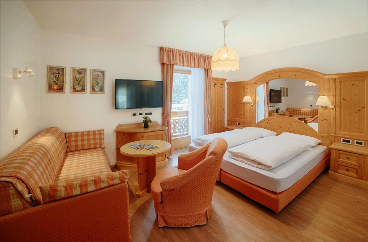 Hotel Villa Eden コルヴァーラ・イン・バディーア エクステリア 写真