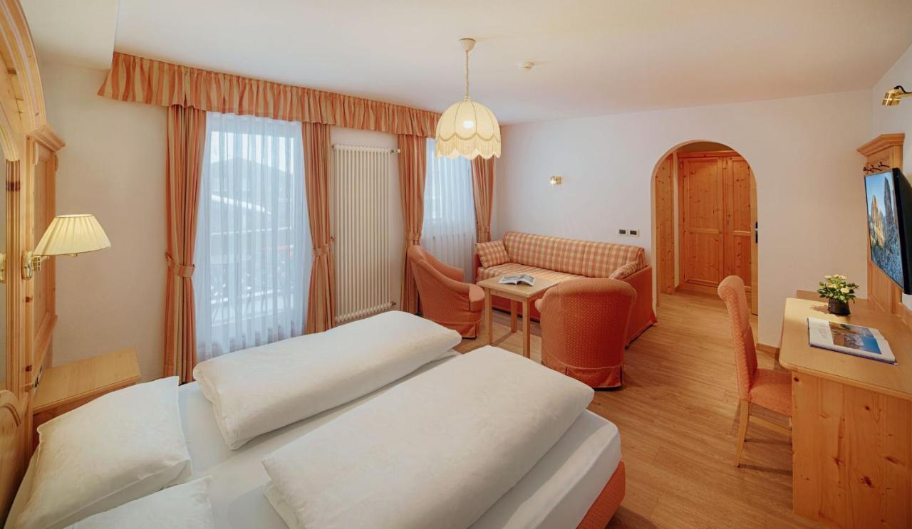 Hotel Villa Eden コルヴァーラ・イン・バディーア エクステリア 写真