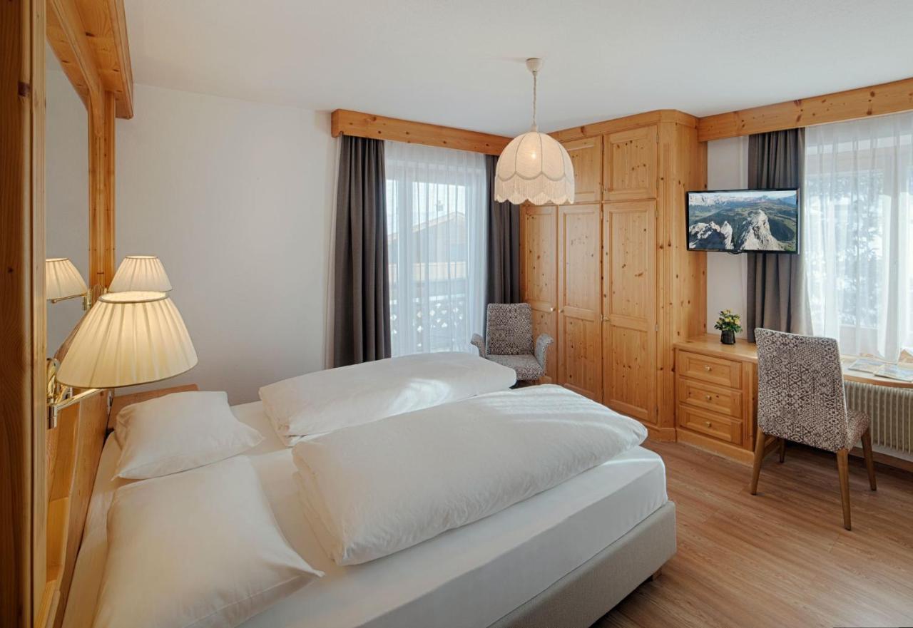 Hotel Villa Eden コルヴァーラ・イン・バディーア エクステリア 写真