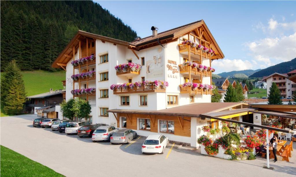 Hotel Villa Eden コルヴァーラ・イン・バディーア エクステリア 写真